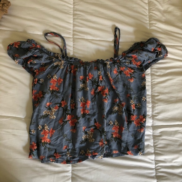 American eagle outfitters off the shoulder top - Picture 2 of 5